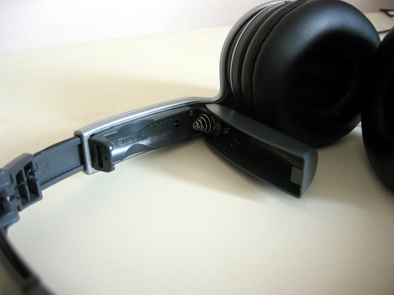 AIWA HP-CN6 Noise Canceling Folding 3.5mm phono HiFi Stereo Headphones with Bag gallery