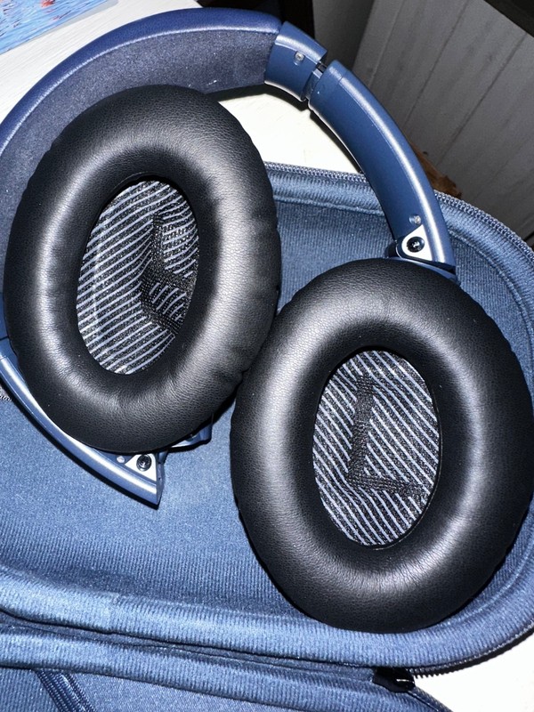 Bose Quiet Comfort 35 wireless Headphone ii gallery