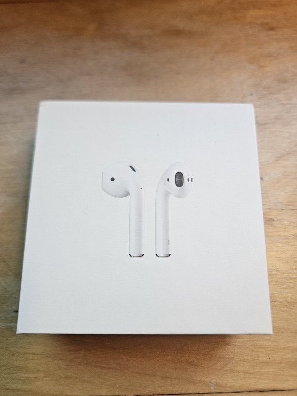 Apple AirPods MV7N2AM/A 2nd Generation Wireless Earbuds White