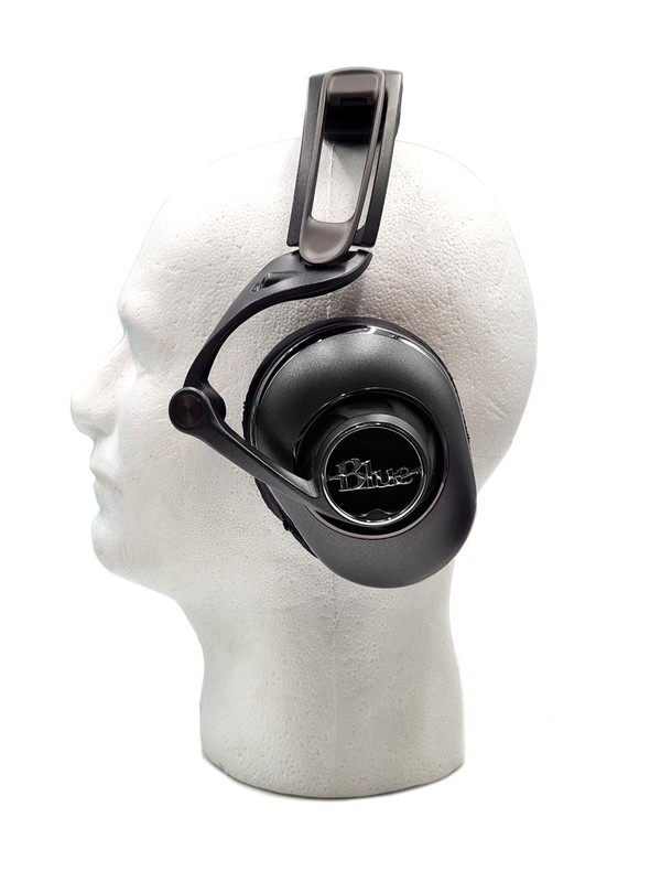 Blue Mic MO-Fi Powered High-Fidelity Over-Ear Headphones gallery
