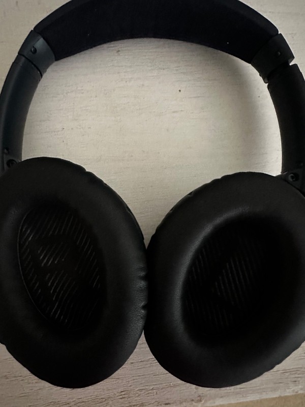 Bose Quiet Comfort 35 wireless Headphone ii gallery